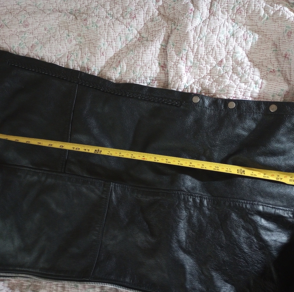 Ass less Chaps... - Picture 2 of 5